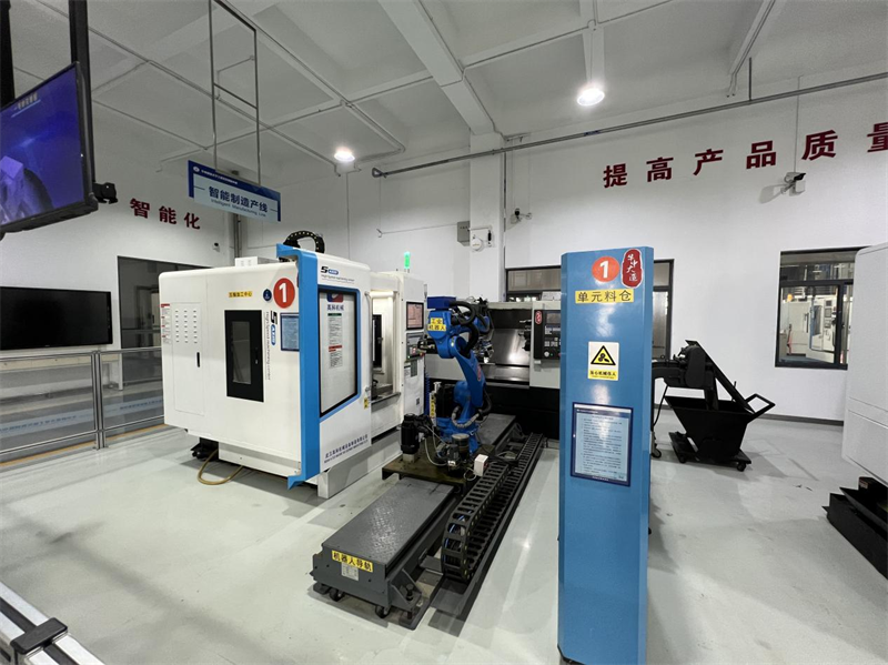 華中科技大學(xué)工程實(shí)踐創(chuàng)新中心。