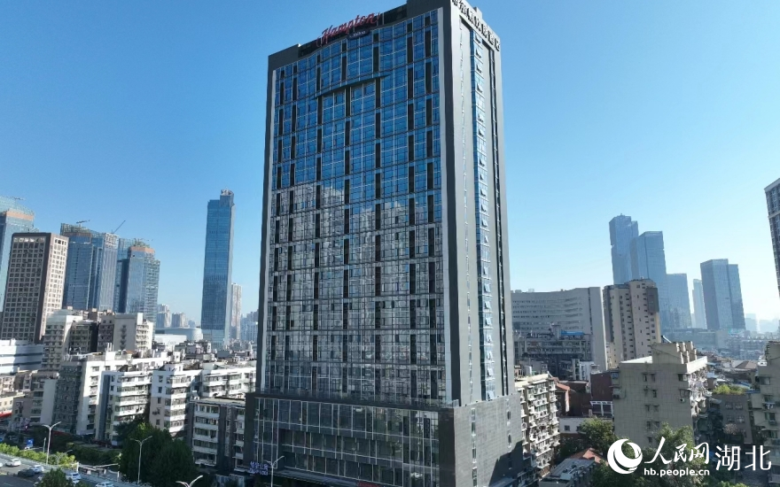 昔日爛尾樓重?zé)ㄉ鷻C(jī)。