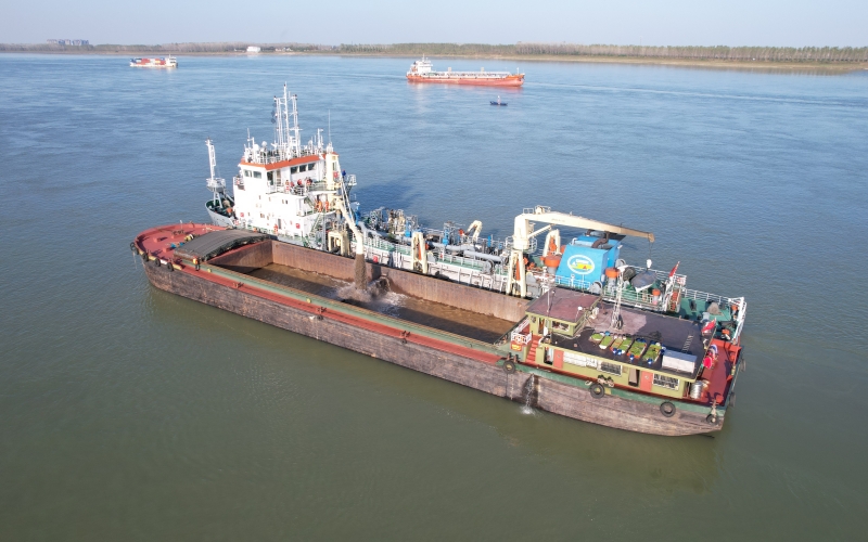 疏浚砂綜合利用作業(yè)現(xiàn)場。湖北省水利廳供圖