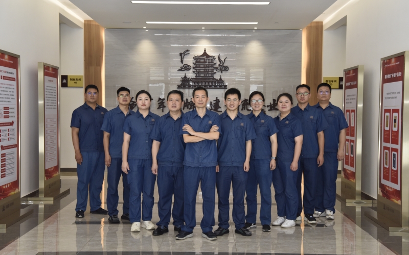 “新思路”QC小組全體成員合影。駱毅攝