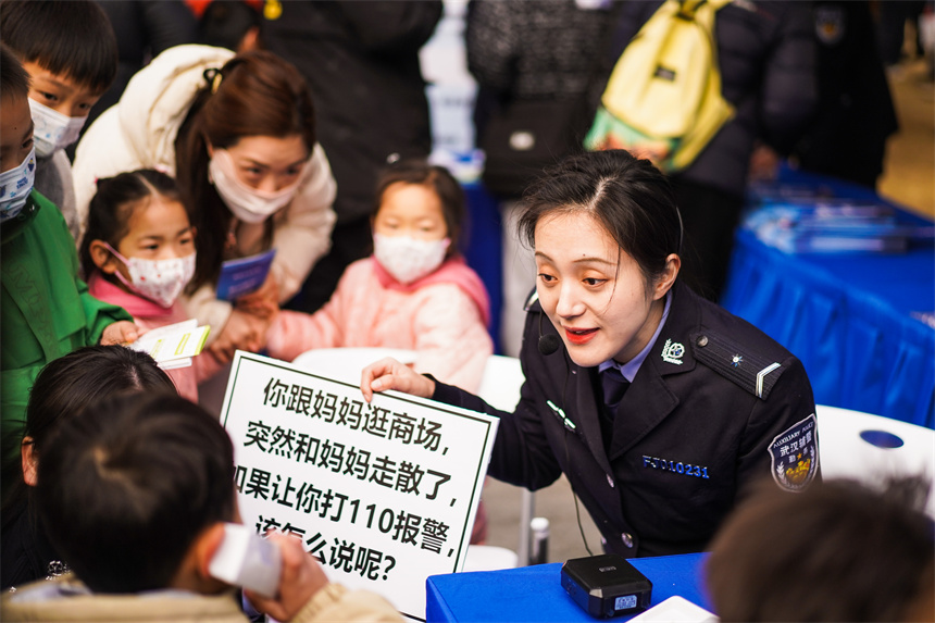 武漢警營開放日活動(dòng)現(xiàn)場。武龔軒攝