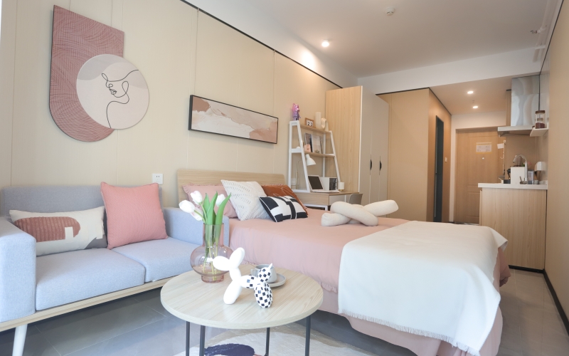 冠寓室內(nèi)。