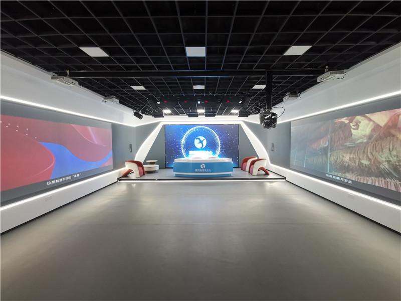 雁鳴融媒體中心演播廳。王中云攝