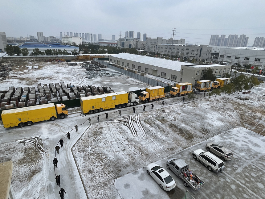 孝感巡檢管理中心移動式車載融冰裝置。李季攝