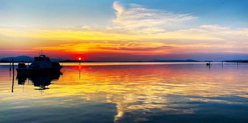 武山湖落日。武穴市攝影家協(xié)會供圖