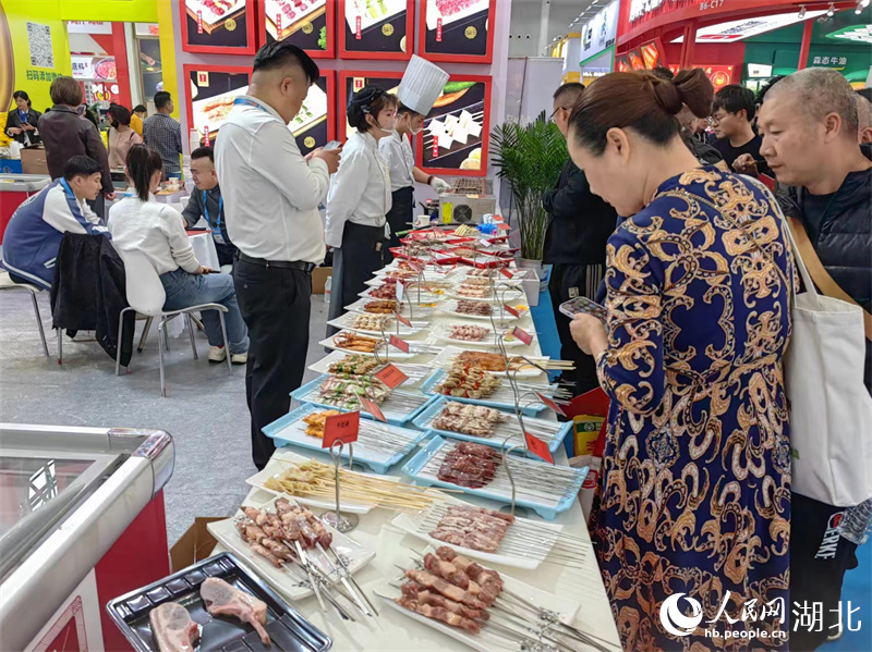 在展會現(xiàn)場，預制食材成為展示的重點。