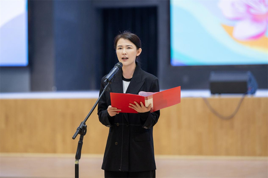 湖北恩施學院校長助理陸玲講話