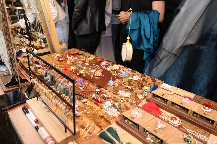 中國地質(zhì)大學(xué)(武漢):千盞花燈點(diǎn)亮未來【4】