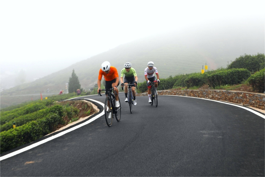 湖北竹山:200“騎士”茶園綠道上演繹速度與激情【7】