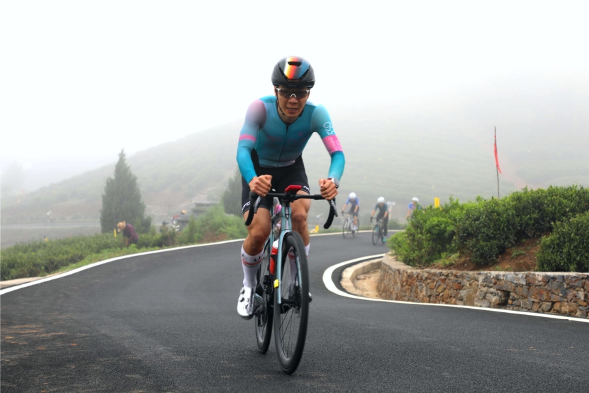 湖北竹山:200“騎士”茶園綠道上演繹速度與激情【8】