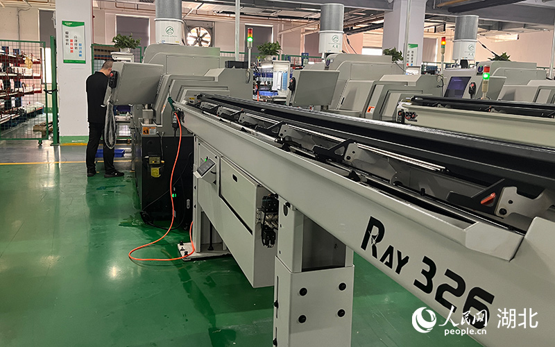 生產(chǎn)車間。人民網(wǎng)記者 張雋攝