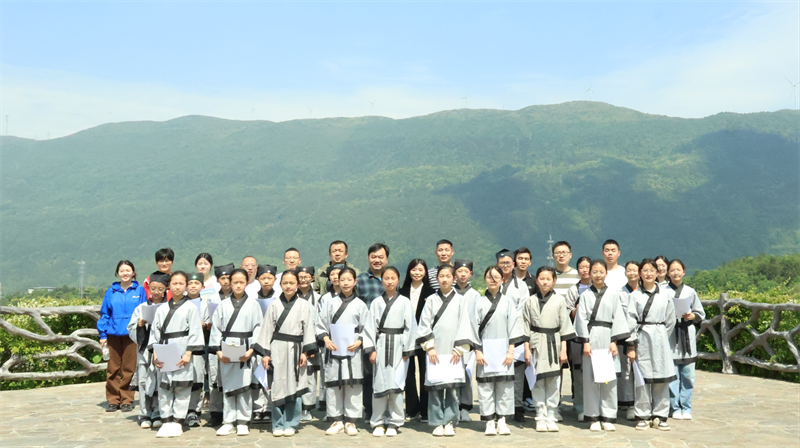 湖北中煙到利川市南坪村開展文化振興主題實踐活動。