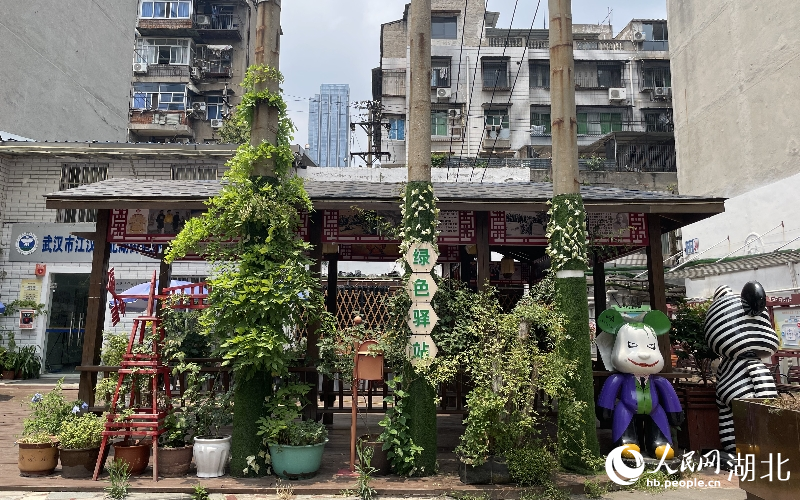 武漢市江漢區(qū)北湖街道正街社區(qū)綠色驛站。人民網(wǎng)記者 張沛攝