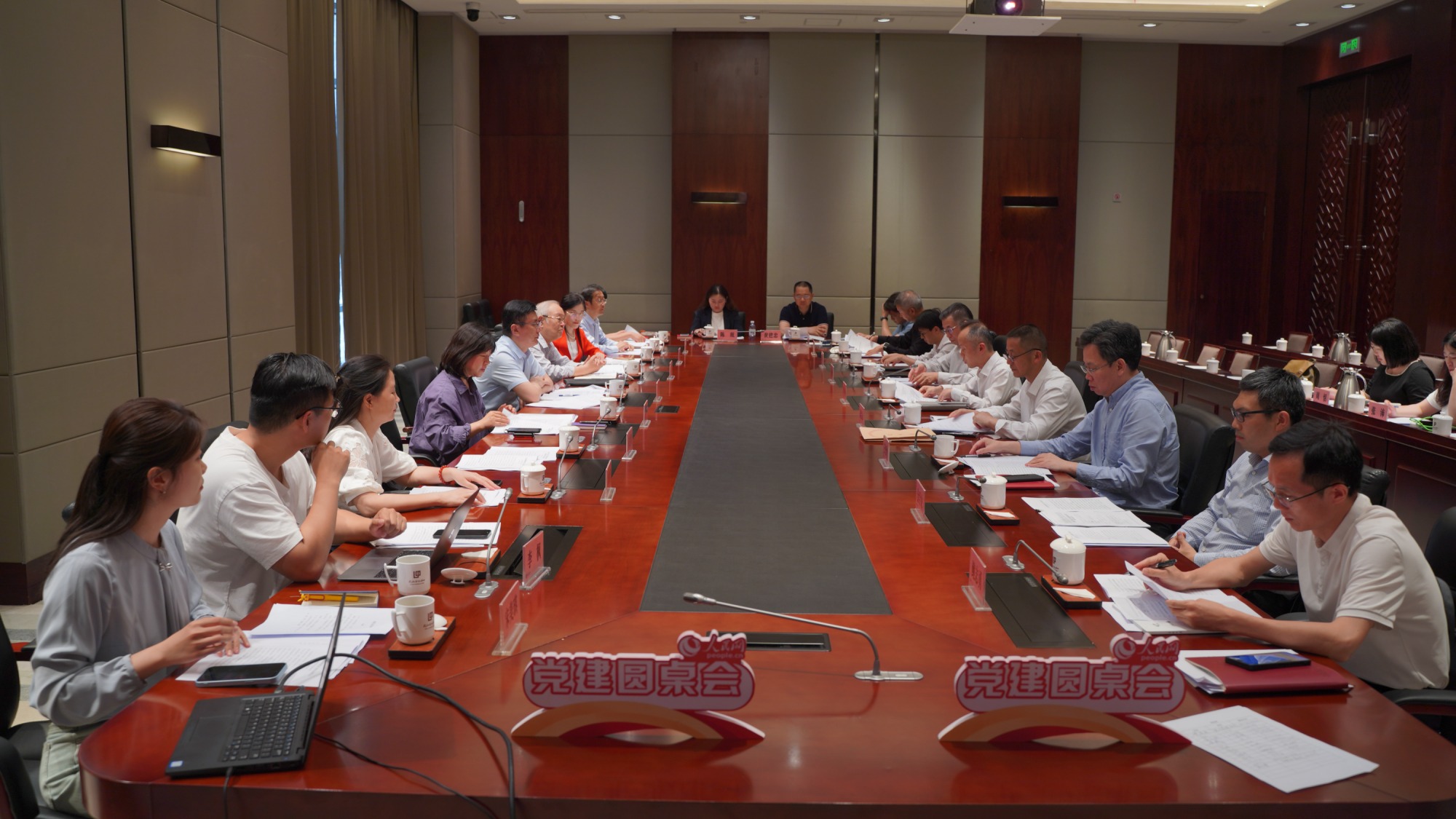 武漢黨建圓桌會(huì)現(xiàn)場(chǎng)。人民網(wǎng)記者 王郭驥攝