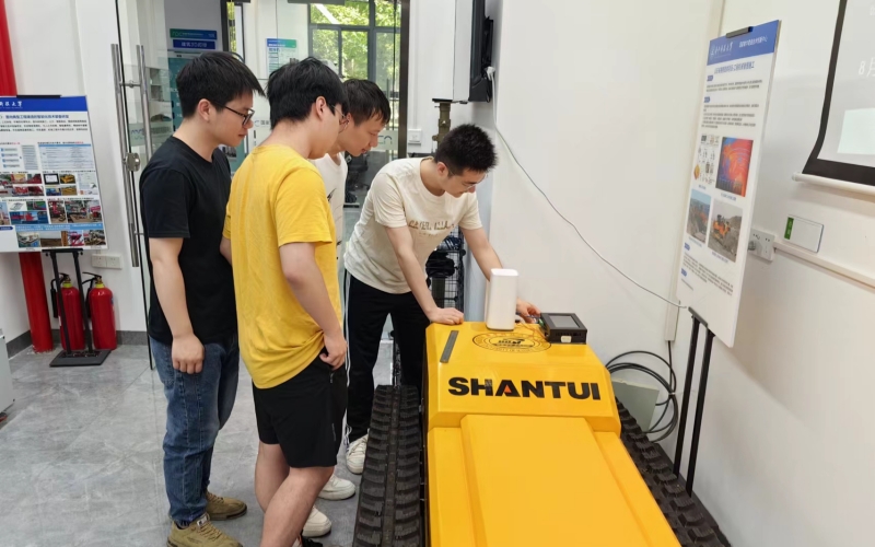 探討無人推土機(jī)的研發(fā)