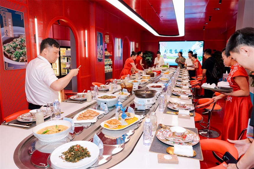 湖北孝感鮮品·孝心好禮 湖北孝感優(yōu)質農(nóng)產(chǎn)品活動周在武漢啟幕【3】