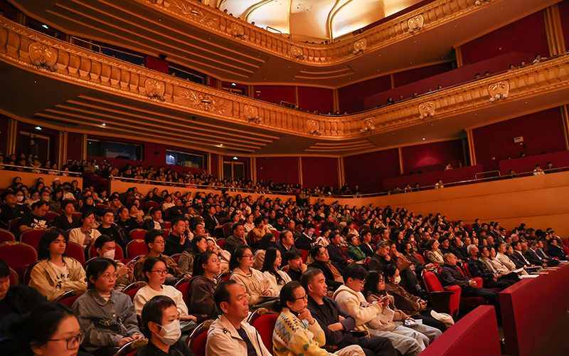 《交響組曲:敦煌妙染四幀》在武漢琴臺(tái)音樂(lè)廳首演