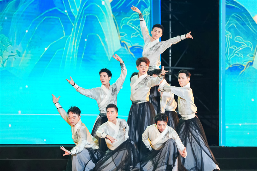 第五屆荊楚鄉(xiāng)村文化旅游節(jié)在天門拉開帷幕。天門市委宣傳部供圖