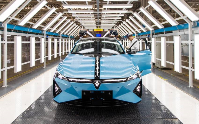 2024年武漢經(jīng)開區(qū)又建成投產(chǎn)兩個新能源整車廠。