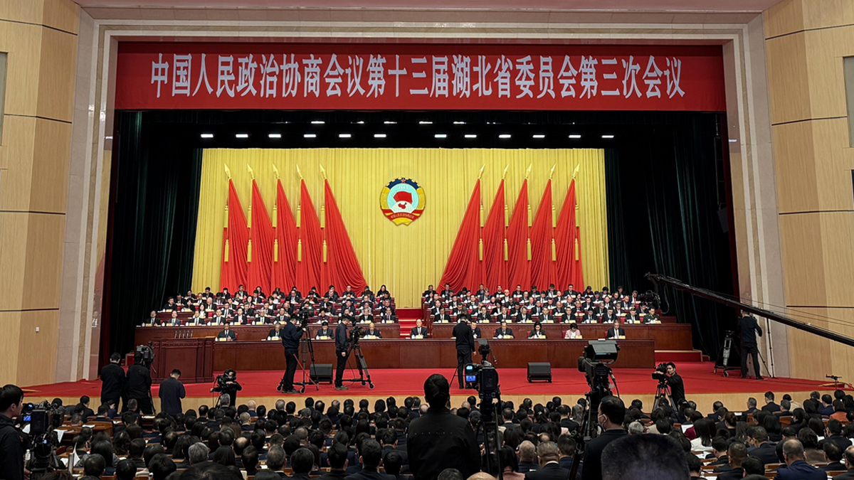 湖北省政協(xié)十三屆三次會(huì)議開幕。人民網(wǎng)記者 周恬攝