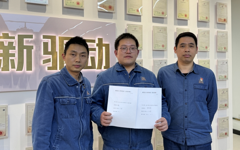 為新員工安排成長導師和業(yè)務導師，幫助新員工成長。袁帥攝