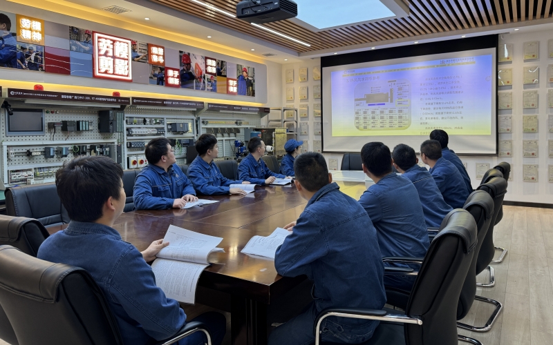 班組定期舉辦創(chuàng)新課堂，激發(fā)職工創(chuàng)新思維。 袁帥攝