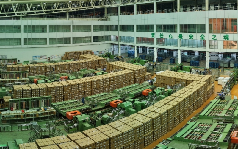 武漢市煙草專賣局（公司）物流中心工作場(chǎng)景。袁文強(qiáng)攝