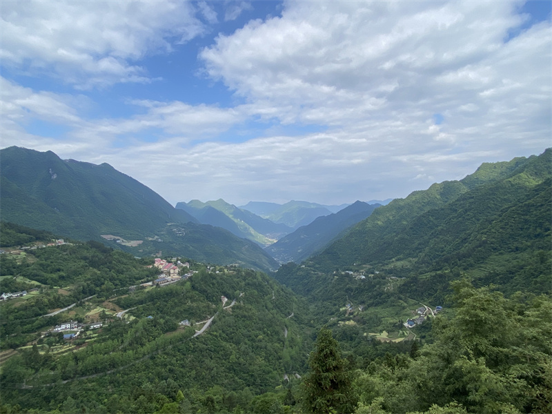 灘坪村鳥瞰圖。 興山縣煙草專賣局（營(yíng)銷部）供圖