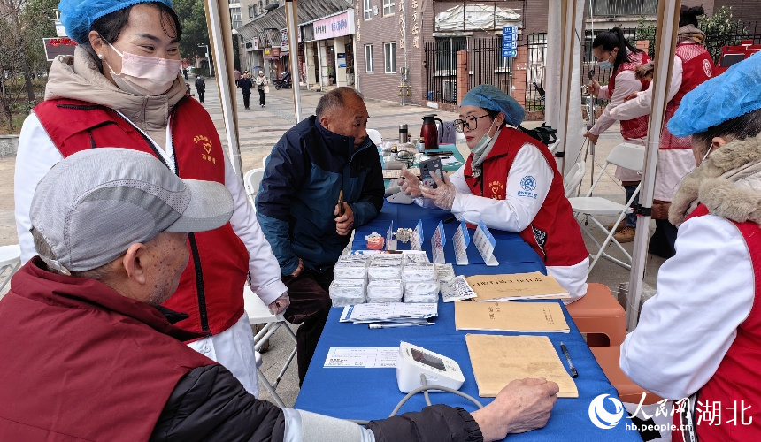 武漢市武昌區(qū):“志愿服務(wù)+”溫暖送到家【5】