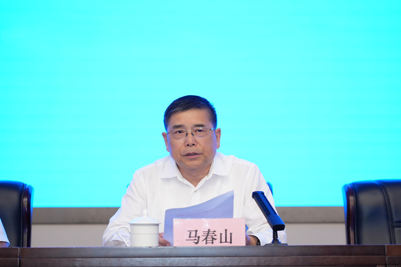 全國(guó)人大代表、長(zhǎng)江沿岸鐵路集團(tuán)股份有限公司黨委書(shū)記、董事長(zhǎng)馬春山。受訪者供圖