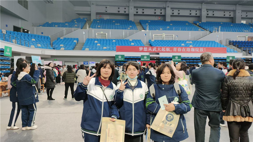 石榴花開武昌城 各族青少年武大賞櫻研學(xué)【2】