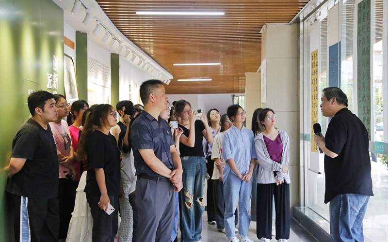 邀請(qǐng)技能大師進(jìn)校宣講