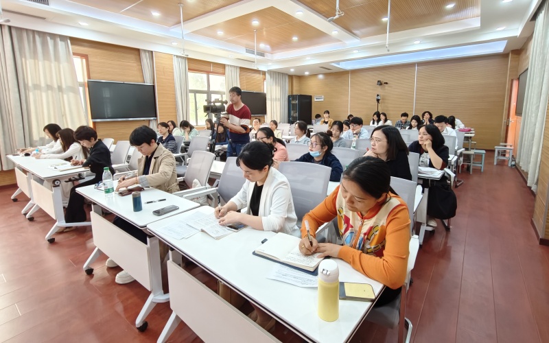 授課現(xiàn)場。黃陂一中供圖