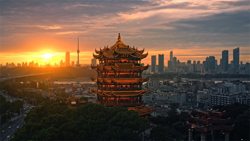 夕陽(yáng)西下黃鶴樓 林國(guó)棟、李世龍攝