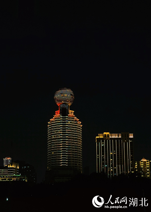 燈光秀。人民網(wǎng)記者 周恬攝