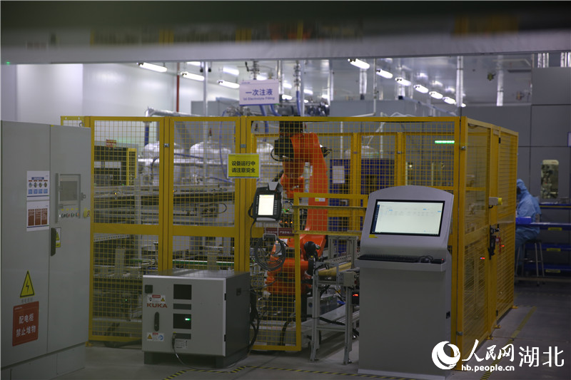 楚能新能源生產車間。人民網記者 王郭驥攝