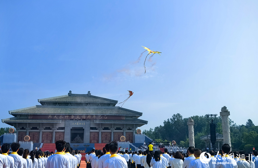 會場展示的“鳳凰”。人民網(wǎng)記者 張穎