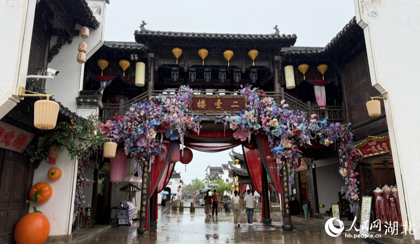 祥云灣街景。人民網(wǎng)記者 張雋攝