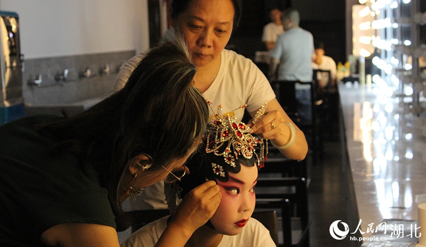 小學(xué)生體驗(yàn)漢劇魅力【4】