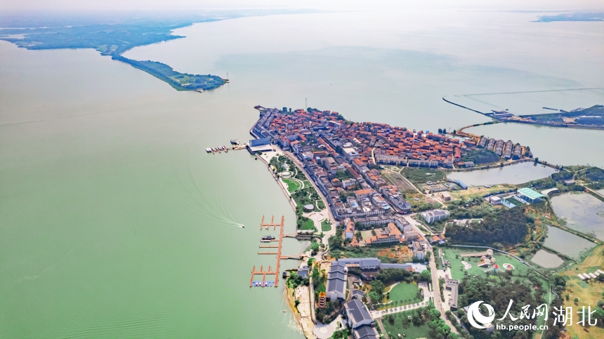 俯瞰梁子島。人民網(wǎng)記者 周倩文攝