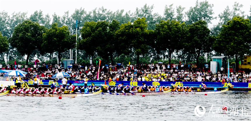 整裝待發(fā)。人民網記者 張雋攝