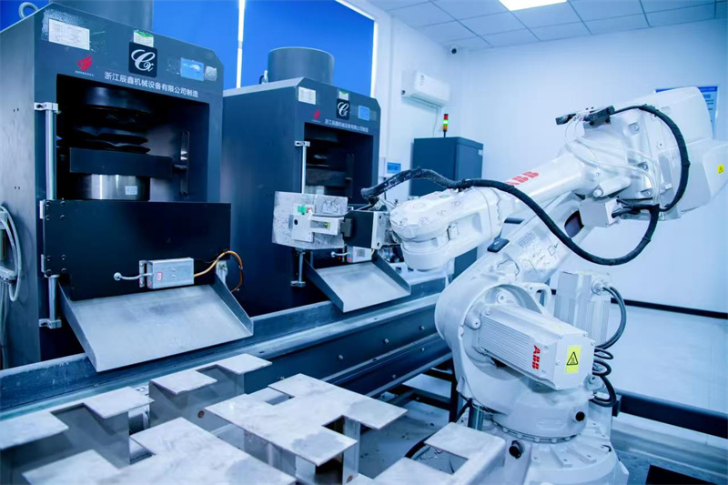 ABB機(jī)械臂。