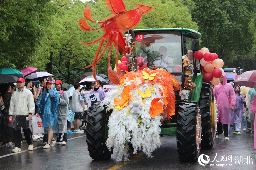 農(nóng)機巡游送別畢業(yè)生【2】