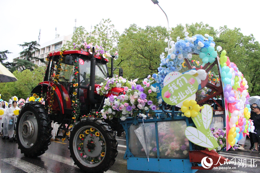 農(nóng)機(jī)巡游送別畢業(yè)生【4】