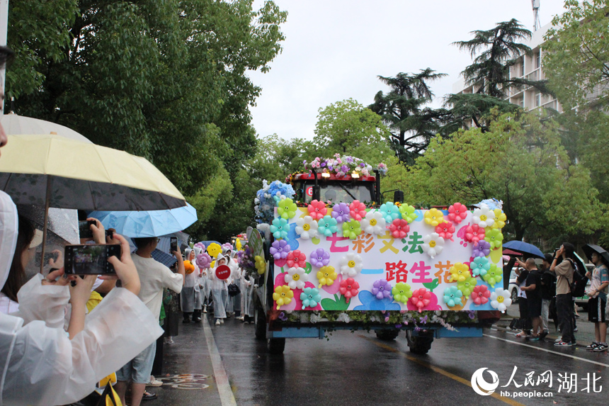 農(nóng)機巡游送別畢業(yè)生【9】