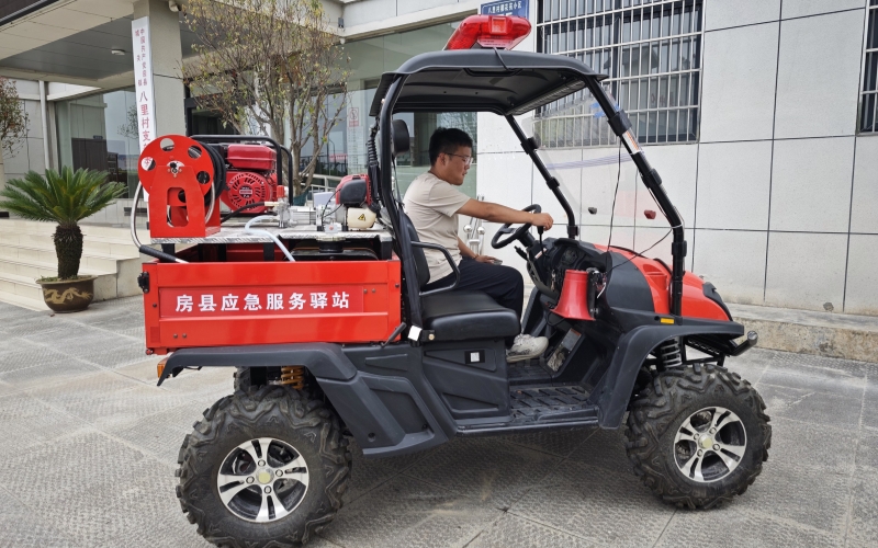 八里村應(yīng)急服務(wù)驛站的四輪越野車。受訪者供圖
