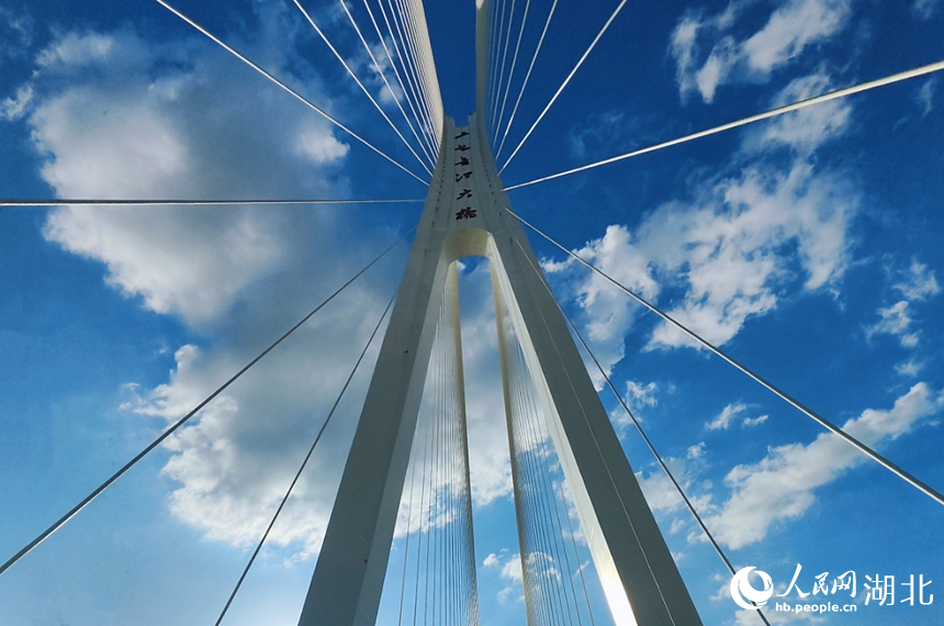 湖北武漢:藍(lán)天白云入畫來【2】