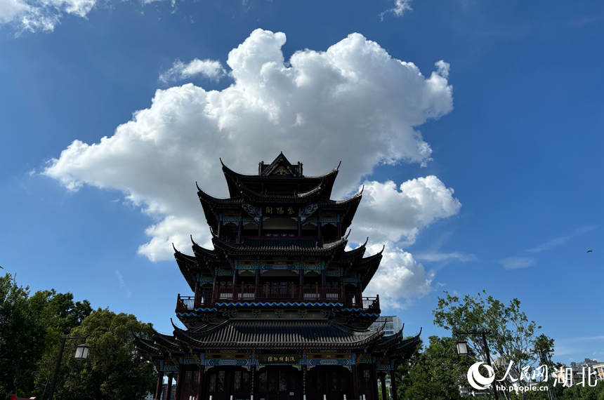 湖北武漢:藍天白云入畫來【4】