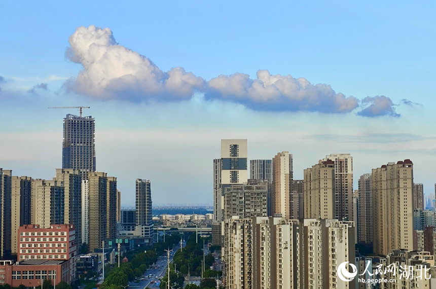 湖北武漢:藍天白云入畫來【7】