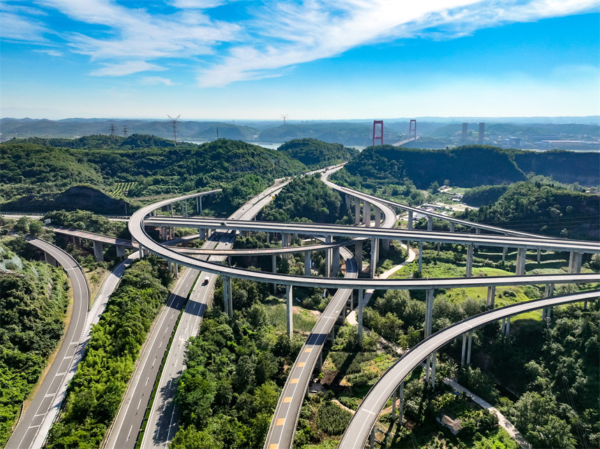 雜亂邊坡變口袋公園 574公里高速公路煥新顏